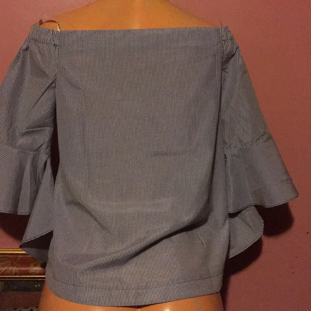 Beautiful ❤️ blouse - Picture 3 of 5